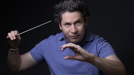 Gustavo Dudamel cumule actuellement des fonctions à l'Opéra de Paris et à l'Orchestre philharmonique de Los Angeles. (JOEL SAGET / AFP)