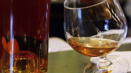 Un verre de cognac (Photo d'illustration). (JEAN-PIERRE MULLER / AFP)