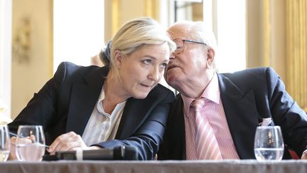 Marine et Jean-Marie Le Pen, pr&eacute;sidente et pr&eacute;sident d'honneur du Front national, en avril 2014 &agrave; Paris. (  MAXPPP)