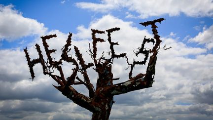 Une sculpture sur le site du festival Hellfest, le 15 mai 2015 &agrave; Clisson (Loire-Atlantique). (GAEL CLOAREC / CITIZENSIDE.COM / AFP)