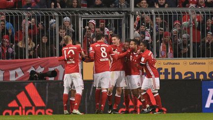 La joie des joueurs du Bayern Munich dans leur large victoire sur le RB Leipzig. (LUKAS BARTH / ANADOLU AGENCY)