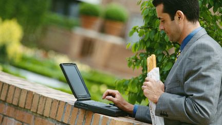 Le but est de proposer une autre alternative au sempiternel sandwich avalé en quelques minutes à l'heure de la pause déjeuner. (ERIC AUDRAS / MAXPPP)