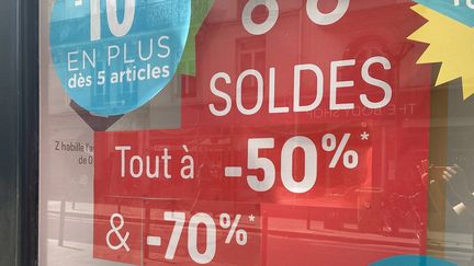 Les soldes d'été commencent ce mercredi 22 juin jusqu’au mardi 19 juillet 2022.  (AUDREY MORELLATO / RADIO FRANCE)