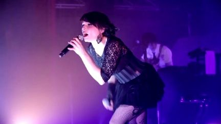 Zoé Colotis, chanteuse de Caravan Palace
 (France3/culturebox)