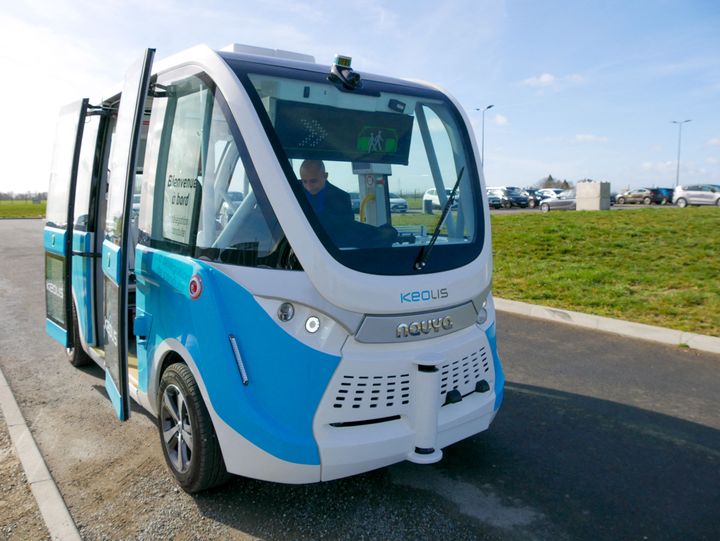 Autonom Cab, la navette autonome sans conducteur Keolis Navya, à propulsion 100% electrique. Chateauroux, 20 février 2020. (NICOLAS GUYONNET / HANS LUCAS / AFP)