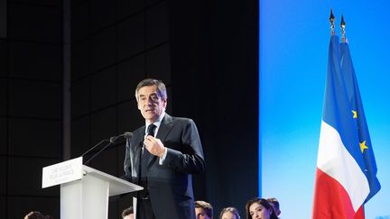 François Fillon lors d'un meeting à Biarritz le 24 mars 2017. (LAPEGUE BERTRAND / MAXPPP)