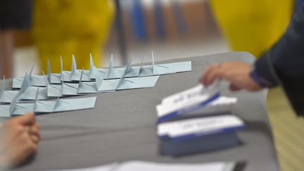 Législatives : la participation en forte baisse à midi par rapport à 2012