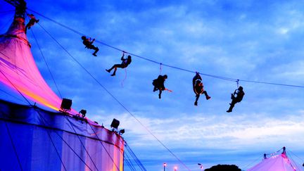 Comment le vent vient à l'oreille : une création du Surnatural Orchestra et du Cirque Inextrémiste
 (Agora PNC)