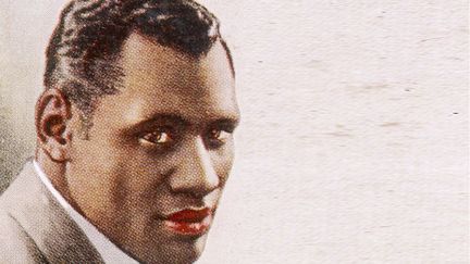 et ses prises de positions lui ont valu aussi de nombreux ennemis, Paul Robeson a a toujours déclaré, «L’artiste doit choisir de se battre pour la liberté ou l’esclavage. J’ai fait mon choix. Je n’avais pas d’alternative».
 (PAUL ROBESON/CIG CARD/Sipa)