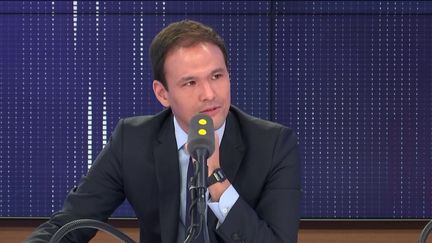 Cédric O, secrétaire d’État chargé du Numérique, affirme que la future application Stopcovid&nbsp;"sera respectueuse de nos libertés". (FRANCEINFO / RADIO FRANCE)