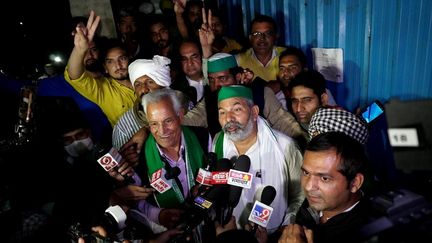 Les&nbsp;agriculteurs s'adressent à la presse sur les siutes de leur mouvement à New Delhi (Inde), le 8 décembre 2021. (MAYANK MAKHIJA / NURPHOTO / AFP)