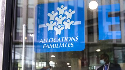 Le logo de la Caisse d'allocations familiales. (Illustration).
 (VINCENT ISORE / MAXPPP)