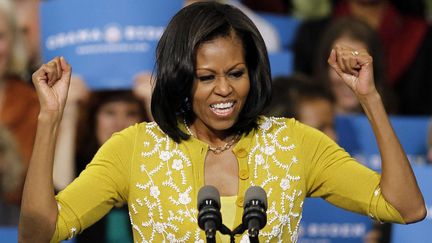 J-22 #TEAMOBAMA La First Lady Michelle Obama lors d'un meeting de soutien &agrave; son &eacute;poux &agrave; Cleveland (Ohio), le 15 octobre 2012. (TONY DEJAK / AP / SIPA)