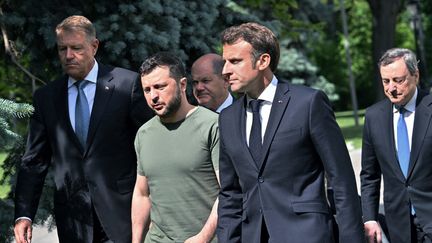 Guerre en Ukraine : comment la visite d’Emmanuel Macron à Kiev est-elle perçue en Russie ?