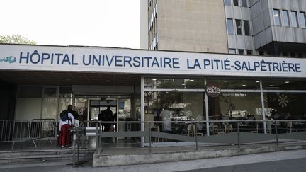 L'hôpital de la Pitié-Salpêtrière, à Paris, le 15 avril 2019. (KENZO TRIBOUILLARD / AFP)