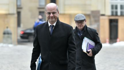 Le ministre de l'Education, Jean-Michel Blanquer, arrive à Matignon, le 9 février 2018 à Paris. (STEPHANE DE SAKUTIN / AFP)