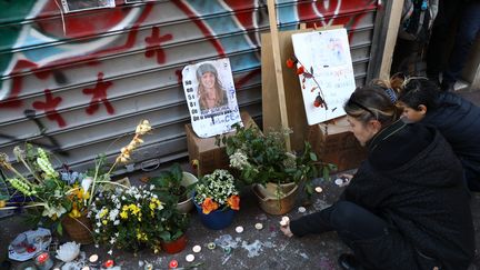 Illustrations des 8 minutes de silence observées par la population de Marseillle, venue rendre hommage aux victimes de l'effondrement des deux immeubles de la rue d'Aubagne à Marseille le 5 novembre 2018 à 09h05.&nbsp; (VALÉRIE VREL / MAXPPP)