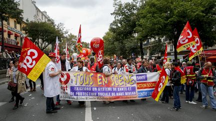 Les neuf organisations syndicales de la fonction publique, ici à Paris, ont déjà affiché leur unité le 10 octobre 2017. (MAXPPP)