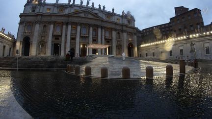 Le pape François lors de la bénédiction Urbi et Orbi sur une place Saint-Pierre déserte en pleine pandémie du Covid, le 27 mars 2020, au Vatican, à Rome, en Italie. (MONDADORI PORTFOLIO / MONDADORI PORTFOLIO EDITORIAL)