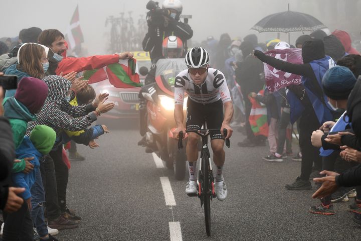 Marc Hirschi dans les Pyrénées (ANNE-CHRISTINE POUJOULAT / AFP)