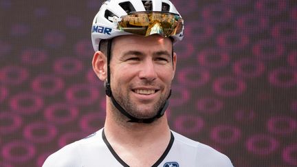 Le cycliste britannique de l'équipe Astana Qazaqstan, Mark Cavendish, lors du Tour d'Italie, à Naples, le 11 mai 2023. (ELIANO IMPERATO / CONTROLUCE VIA AFP)