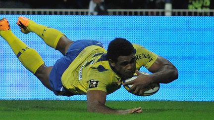 Nalaga (Clermont) va à l'essai contre Brive (THIERRY ZOCCOLAN / AFP)