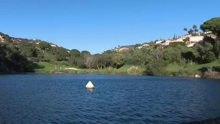 Sécheresse : à Sainte-Maxime, les eaux usées et retraitées arrosent le golfe (France 2)