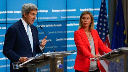  (Le secrétaire d'Etat américain,John Kerry et la représentante de la diplomatie européenne, Federica Mogherini à Bruxelles © MaxPPP)