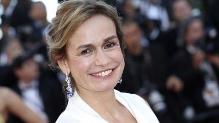 L'actrice et réalisatrice Sandrine Bonnaire le 17 mai 2017, à l'occasion de la cérémonie d'ouverture de la 70e édition du Festival de Cannes.&nbsp; (VALERY HACHE / AFP)