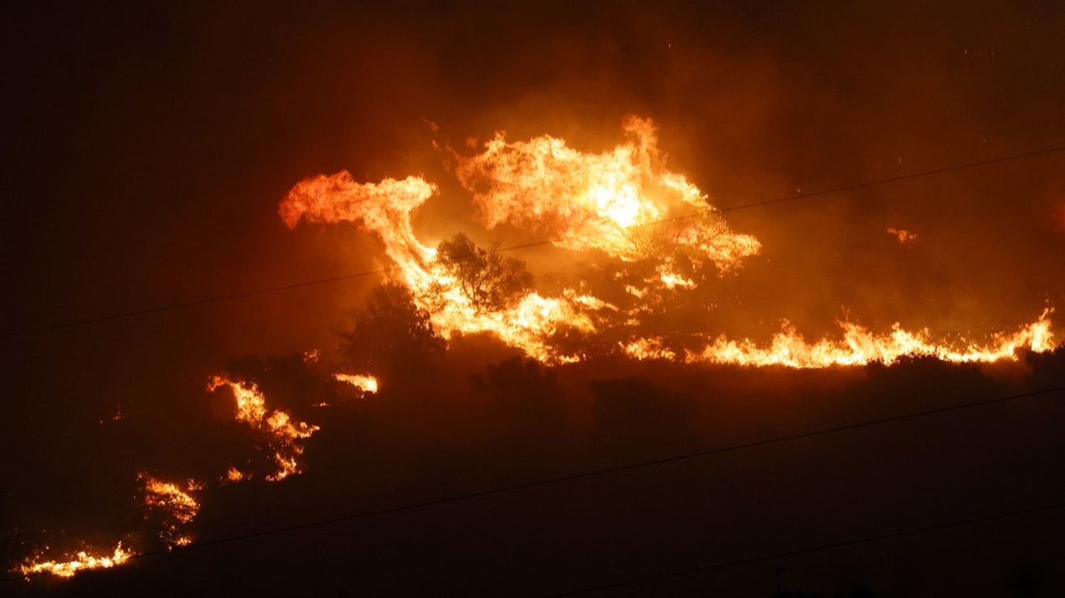 Italie : En Sicile, Des Incendies Dans Le Nord De L'île Font Deux Morts