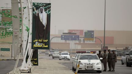 Une patrouille de police &agrave; Ryad (Arabie saoudite), en 2011. (HASSAN AMMAR / AP / SIPA)