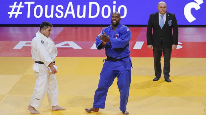 La satisfaction de Teddy Riner, vainqueur du Japonais Hyoga Ota en finale du Grand Slam de Paris, le 5 février 2023. (STEPHANE ALLAMAN / AFP)