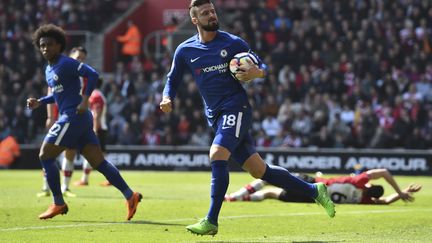 Olivier Giroud, sauveur des Blues (GLYN KIRK / AFP)