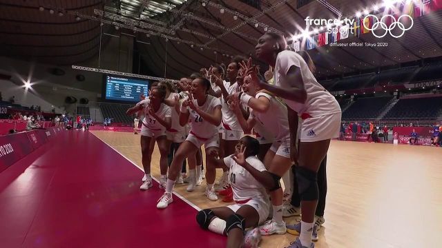 Après une magnifique rencontre des handballeuses françaises, Olivier  Krumbholz est revenu sur le match de ses joueuses avec plein d'espoirs pour la suite ! Et pourquoi pas, déjà le rêve d'une médaille...