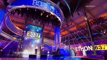 Le plateau du Téléthon 2017, le 8 décembre 2017. (FRANCE 2)