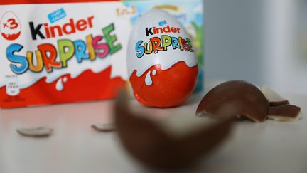 Des œufs en chocolat Kinder Surprise. Photo d'illustration. (LIONEL LE SAUX / MAXPPP)