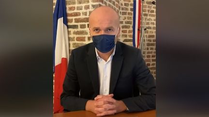 Bernard Debeer, le maire de Herlies, s'est adressé à ses administrés le 4 décembre 2021, dans une vidéo idffusée sur Facebook. (CAPTURE D'ÉCRAN)