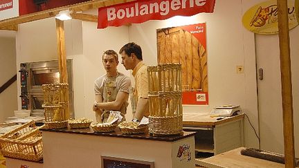 Apprentissage du métier de boulanger. (© France)