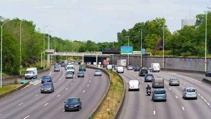 Le périphérique parisien, au niveau de la porte de la Muette, le 15 mai 2020. (GILLES TARGAT / AFP)