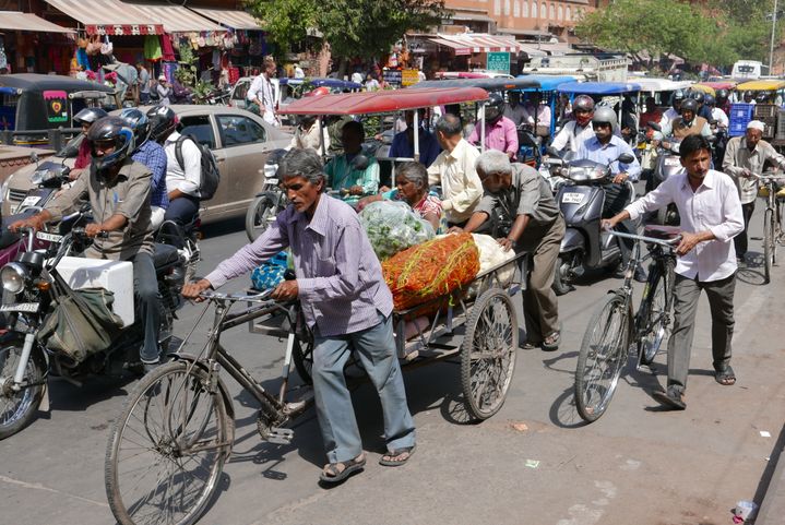 Dans les rues de Jaipur "&nbsp;On roule très tôt le matin, entre 6H45 et 10H&nbsp;" (Photo Emmanuel Langlois)