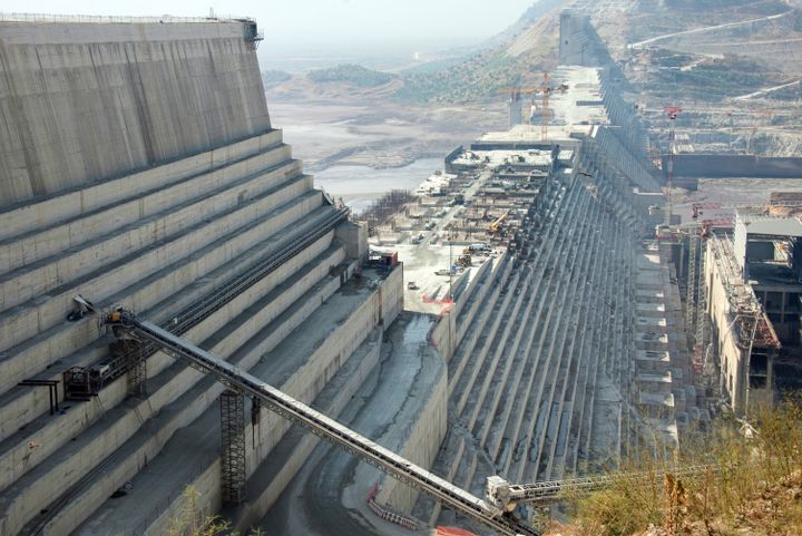 Le Grand barrage de la Renaissance sur le Nil bleu, en construction dans le nord-ouest de l'Ethiopie. Photo prise le 24 novembre 2017. (GIOIA FORSTER / DPA)