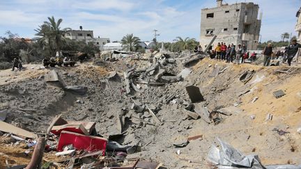 Les décombres d'une maison à l'Al-Hasayna, à l'ouest du camp de réfugiés de Nuseyrat, à Gaza, le 9 mars 2024. (ASHRAF AMRA / ANADOLU / AFP)