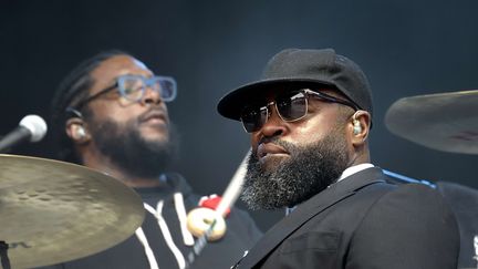 Avec style et aisance, le "crew" américain des Roots s'est amusé à déployer son répertoire riches en sons jazzy et pleins de groove.
 (SADAKA EDMOND / SIPA)