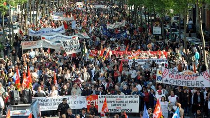 Le d&eacute;fil&eacute; du 1er mai 2009 &agrave; Grenoble (Is&egrave;re). (JEAN-PIERRE CLATOT / AFP)