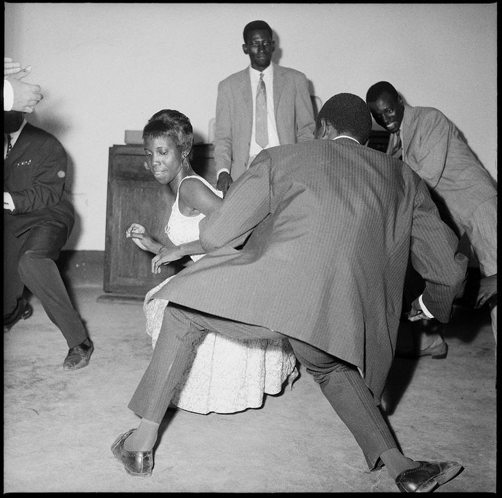 Malick Sidibé (1935-2016, Mali), "Danser le Twist !", 1965
 (Malick Sidibé Courtesy CAAC – The Pigozzi Collection Photo © Maurice Aeschimann)