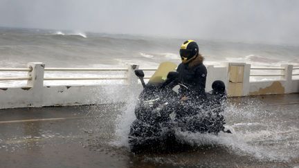 Plusieurs routes ont été inondées dans le Sud-Est, comme ici le boulevard du Midi à Cannes (Alpes-Maritimes), le 23 novembre 2019.&nbsp; (MAXPPP)