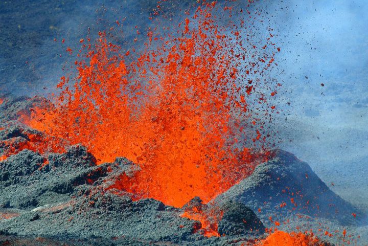 Eruption volcanique du Piton de la Fournaise, île de la Réunion (16/11/2002) 
 (RICHARD BOUHET / AFP)