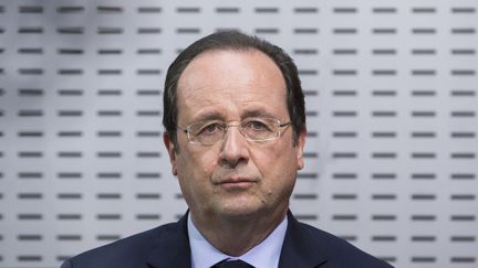 Fran&ccedil;ois Hollande &agrave; l'Institut des M&eacute;tiers et de l'Artisanat de Villiers-le-Bel, pr&egrave;s de paris, le 6 mai 2014 (IAN LANGSDON / AFP)