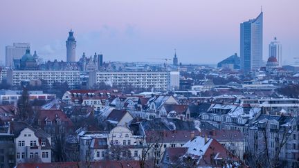 Une vue de la ville de Leipzig (Allemagne), le 15 décembre 2022, alors que les températures sont négatives. (JAN WOITAS / DPA / AFP)