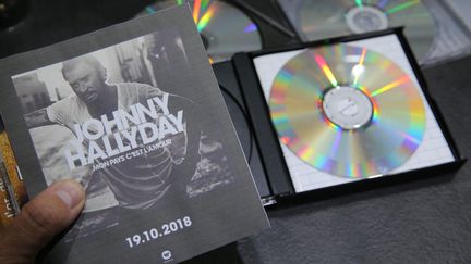 La pochette de l'album posthume (CD) de Johnny Hallyday "Mon pays c'est l'amour", publié le vendredi 19 octobre 2018. (JEAN-FRAN?OIS FREY / MAXPPP)